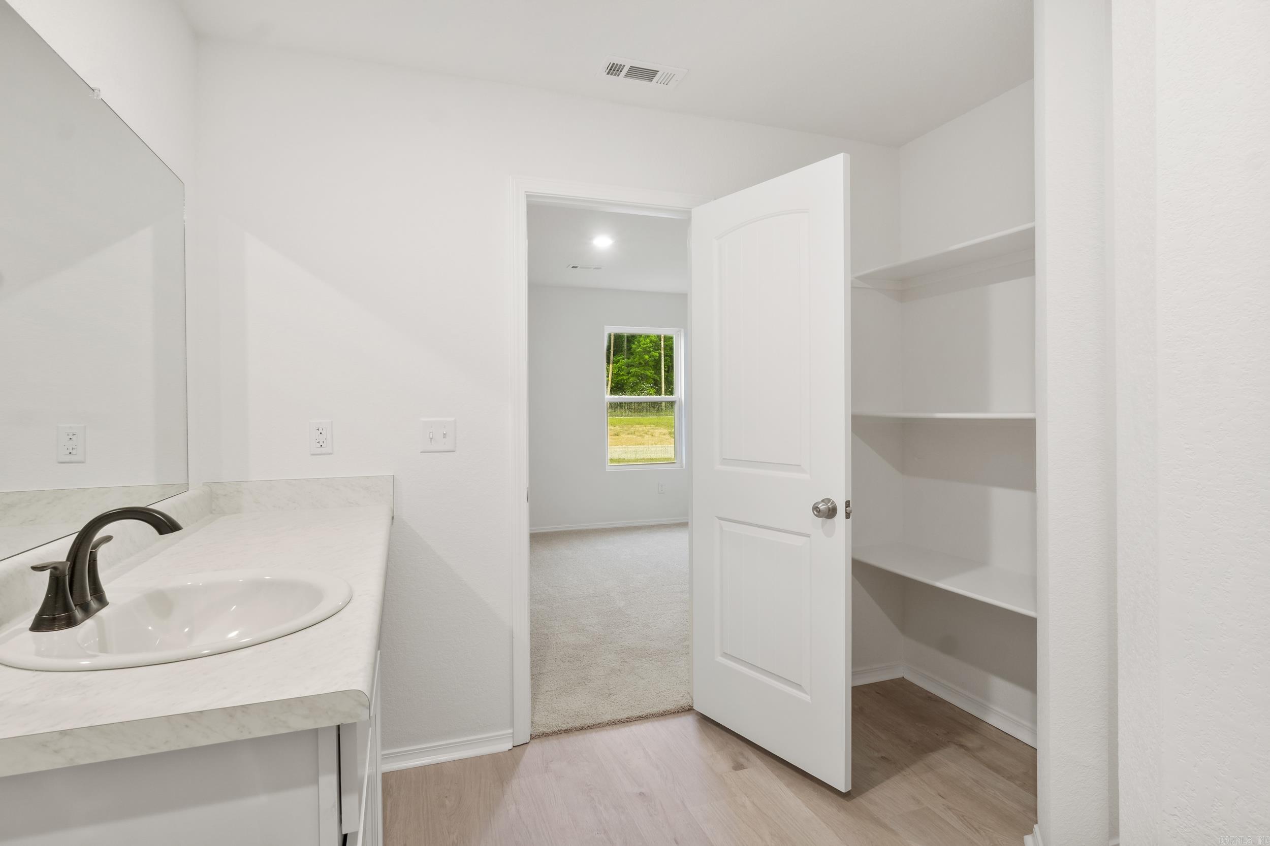 COUNTRY CLUB OF ARK THE - Residential