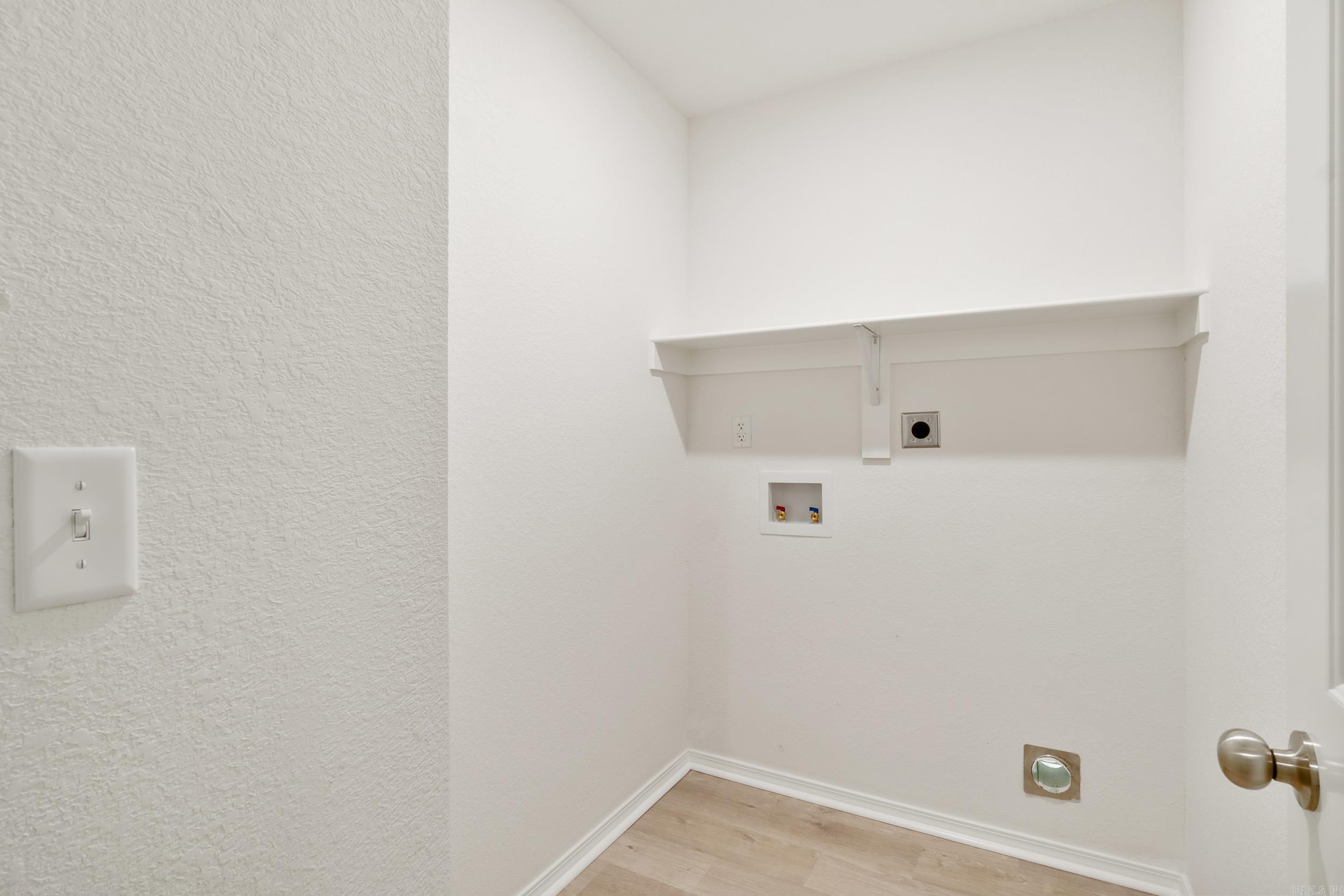 COUNTRY CLUB OF ARK THE - Residential