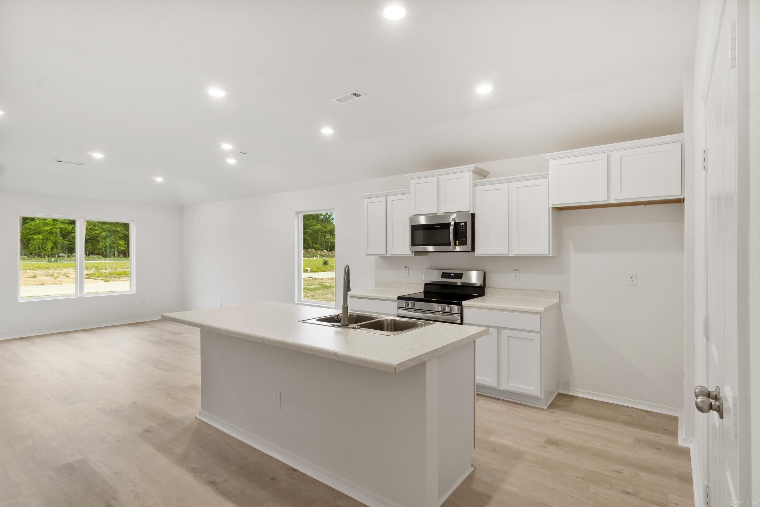 COUNTRY CLUB OF ARK THE - Residential