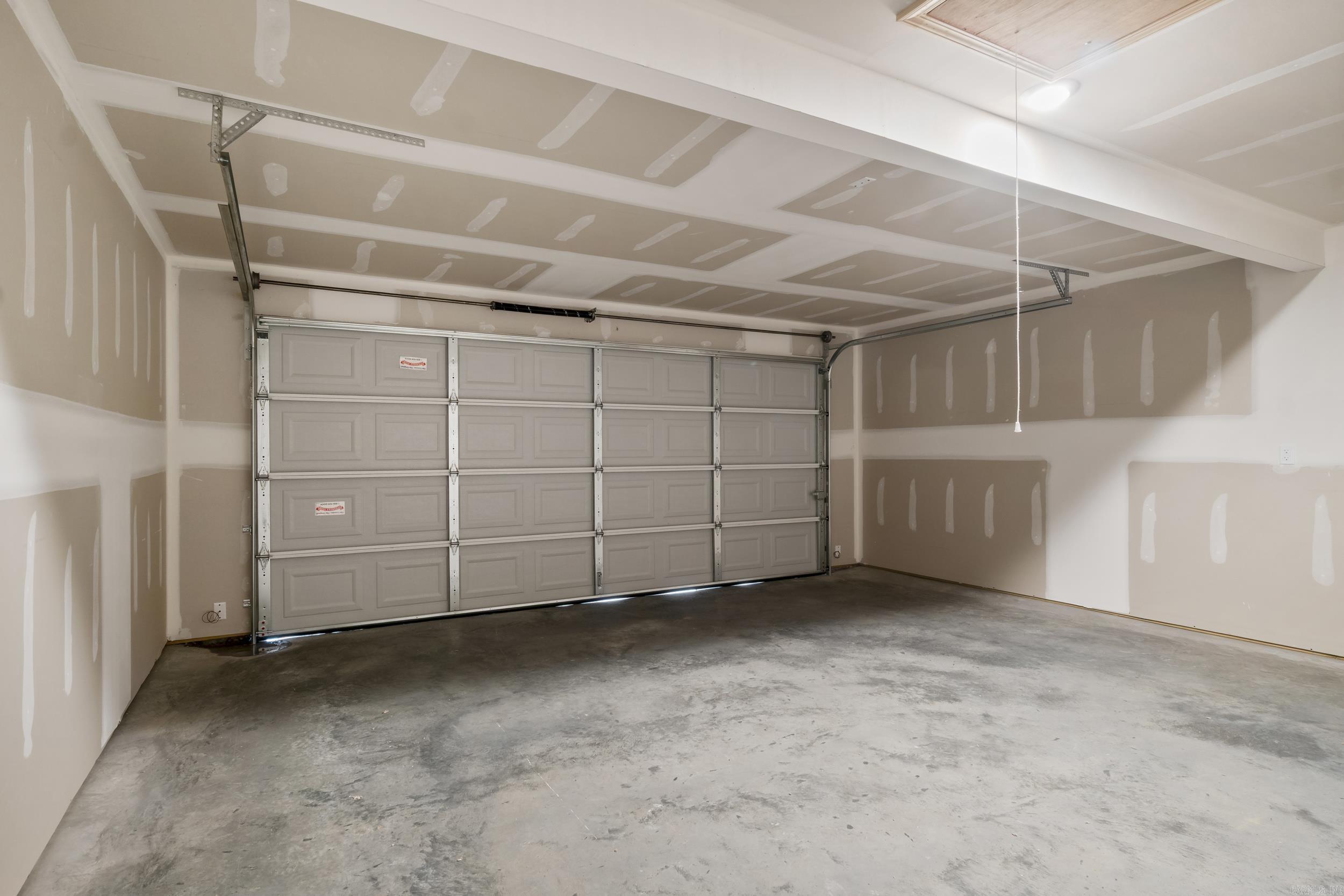 COUNTRY CLUB OF ARK THE - Residential