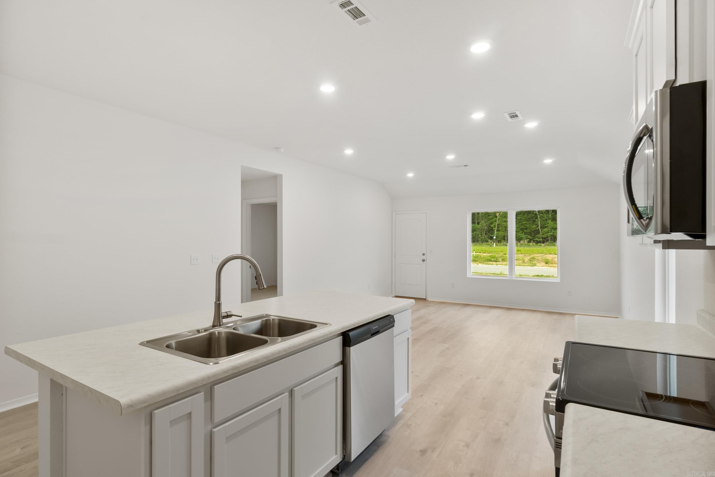 COUNTRY CLUB OF ARK THE - Residential