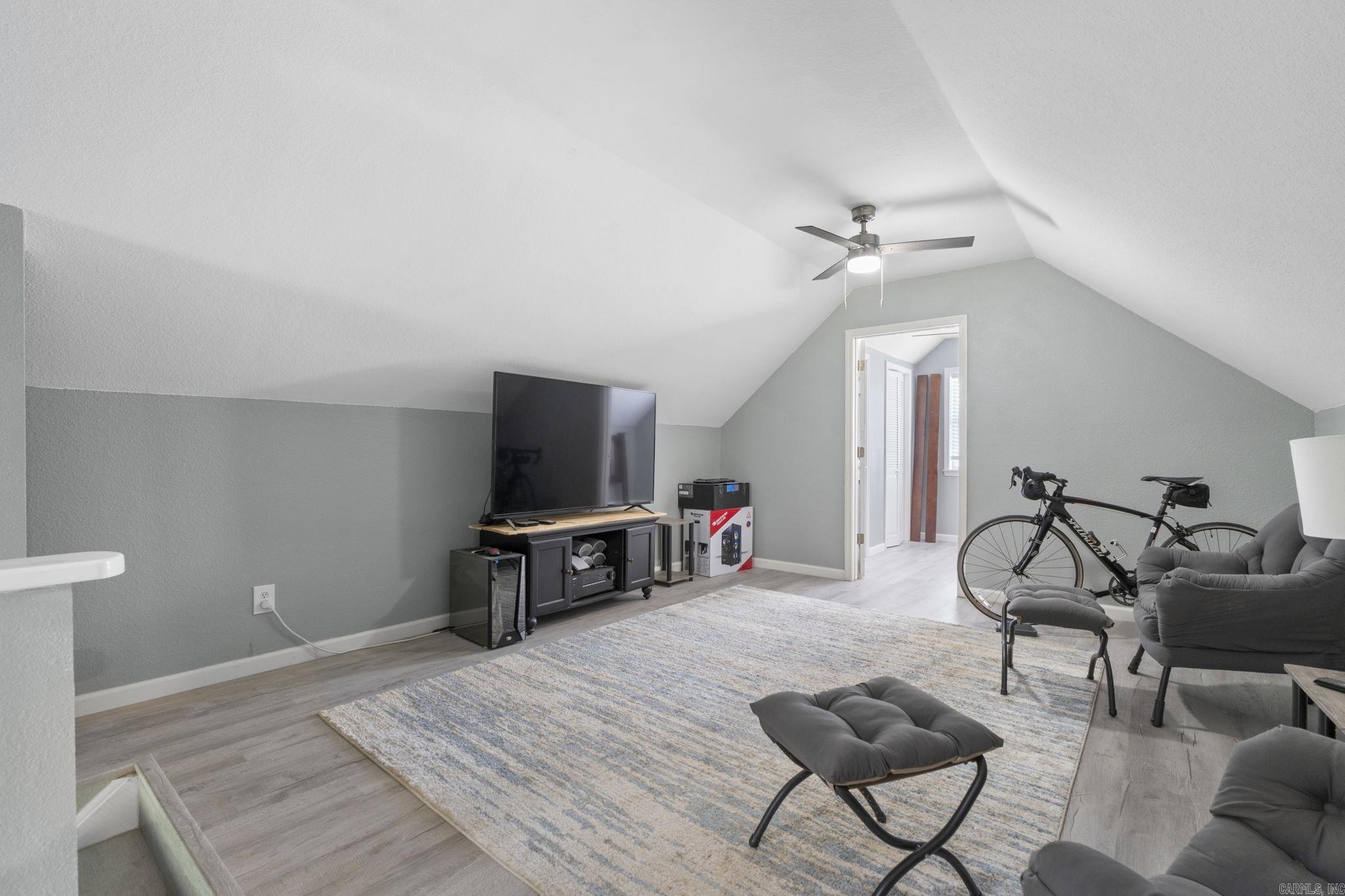 216 LAKEVIEW - Residential