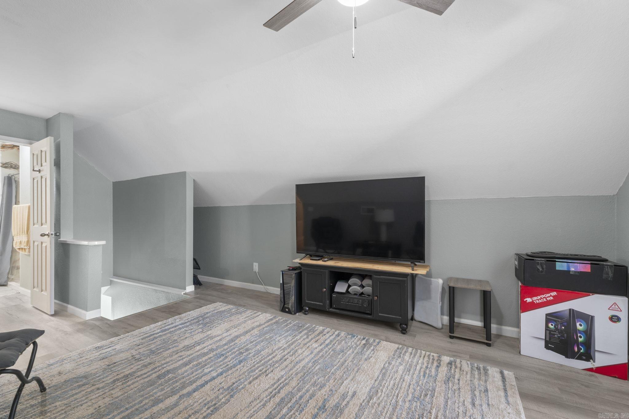 216 LAKEVIEW - Residential