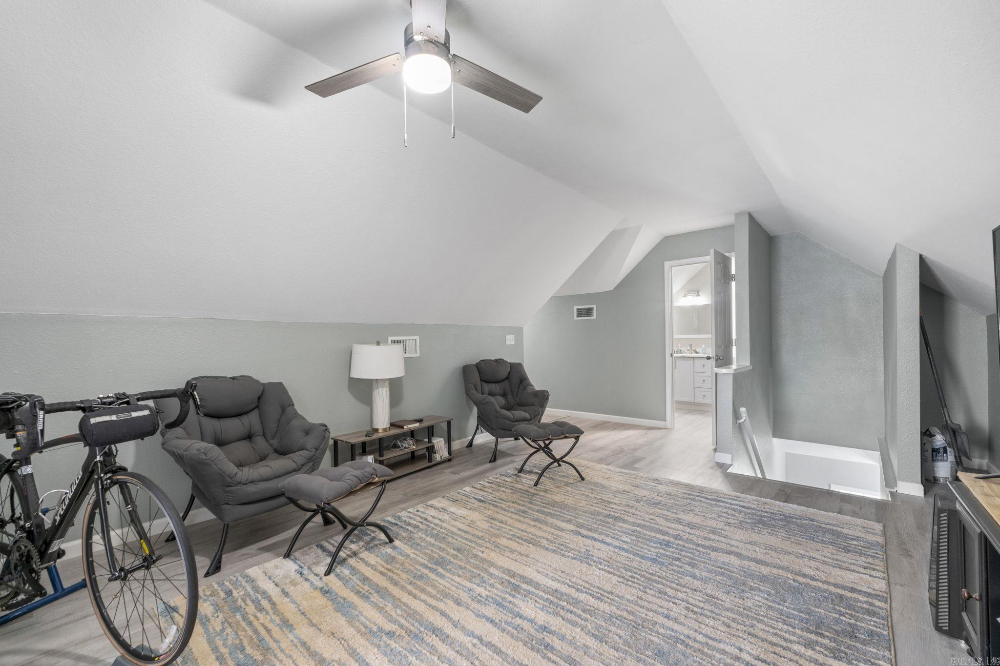 216 LAKEVIEW - Residential