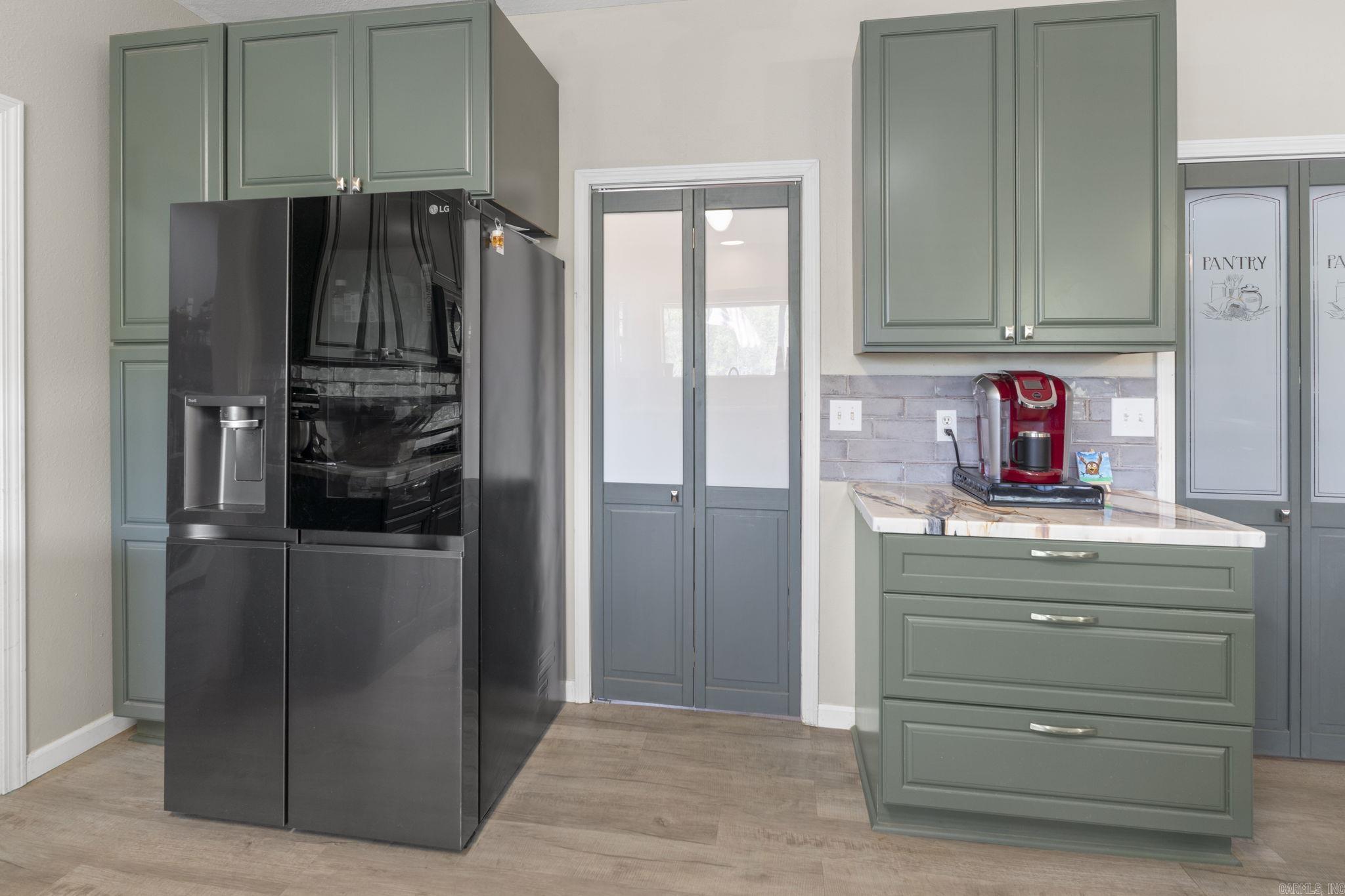 216 LAKEVIEW - Residential