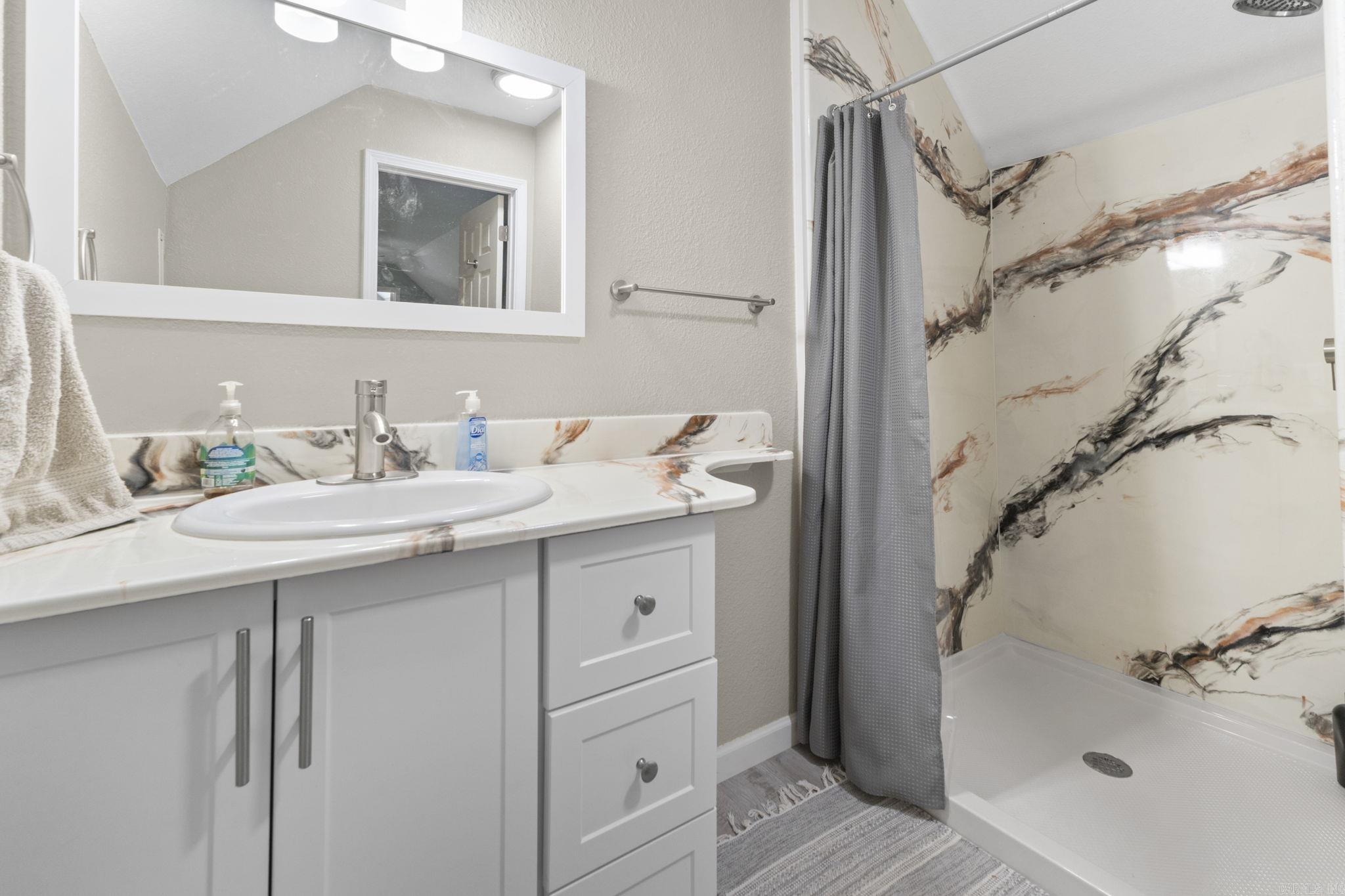 216 LAKEVIEW - Residential