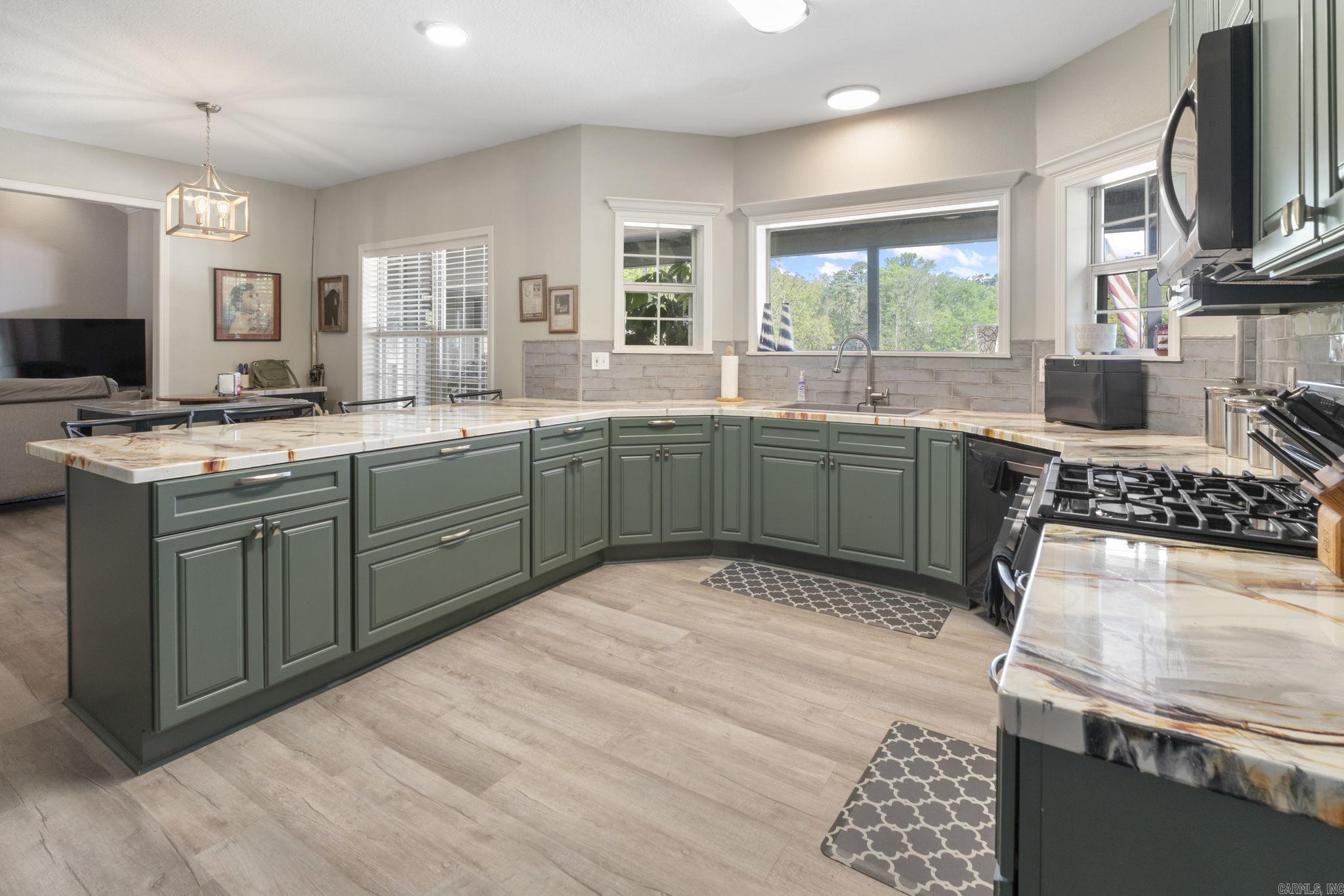 216 LAKEVIEW - Residential
