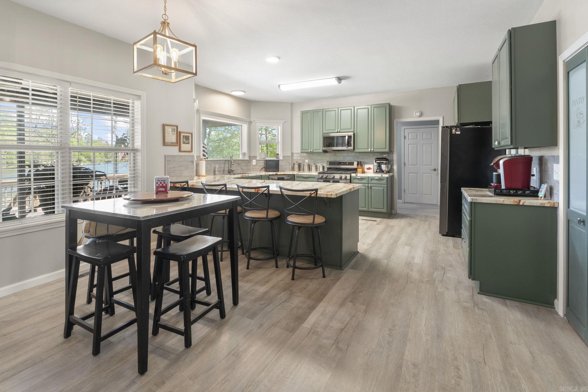 216 LAKEVIEW - Residential