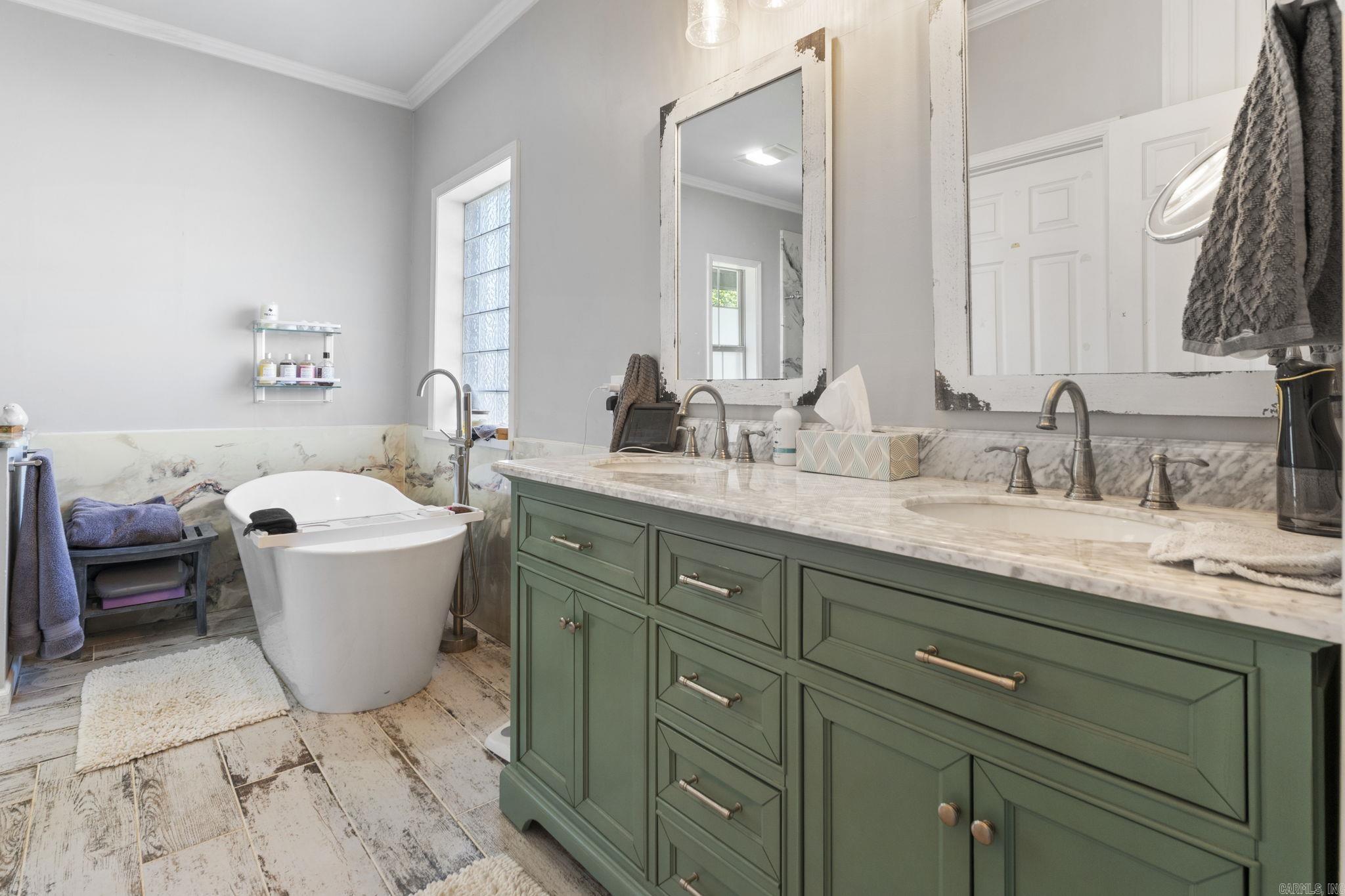 216 LAKEVIEW - Residential