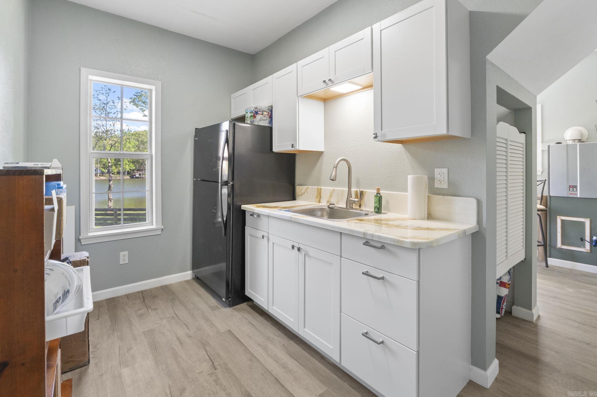 216 LAKEVIEW - Residential
