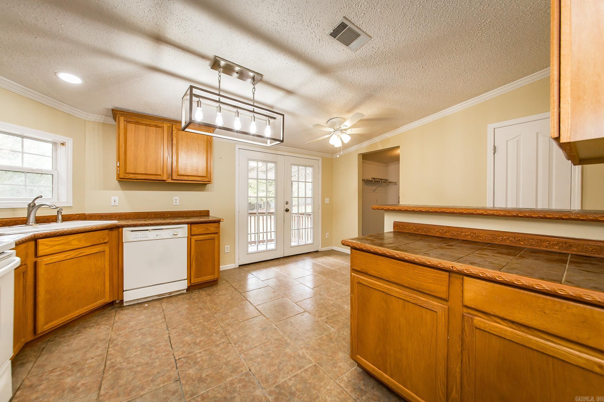 ANDER WAT - Residential