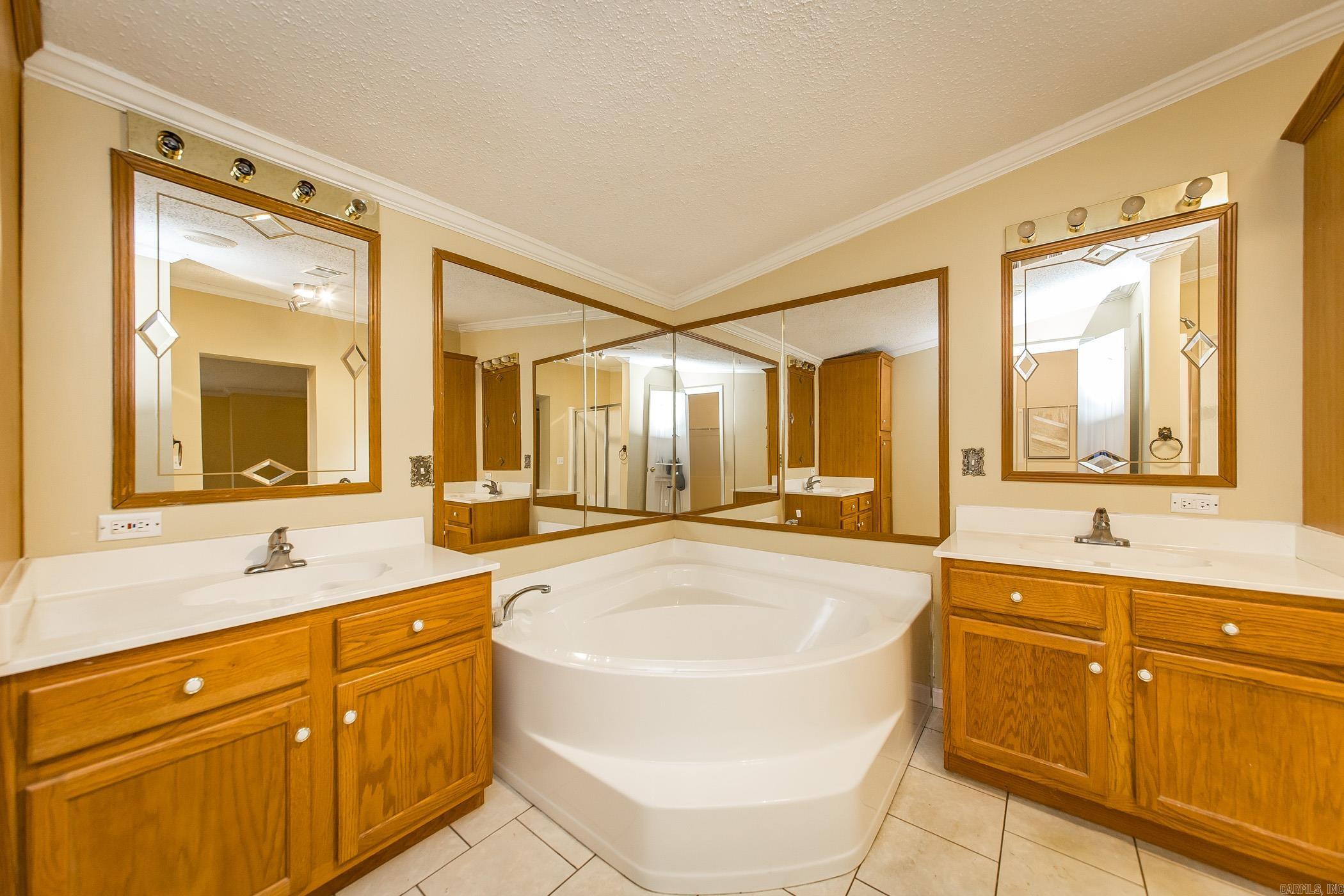 ANDER WAT - Residential