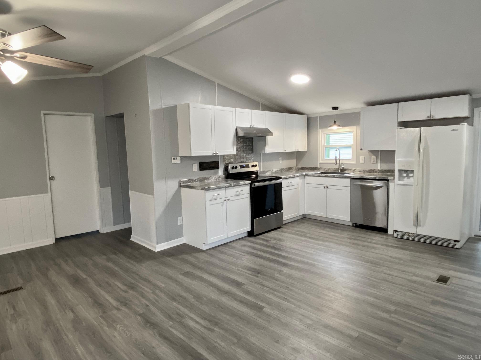 HUMMINGBIRD ESTATES - Residential