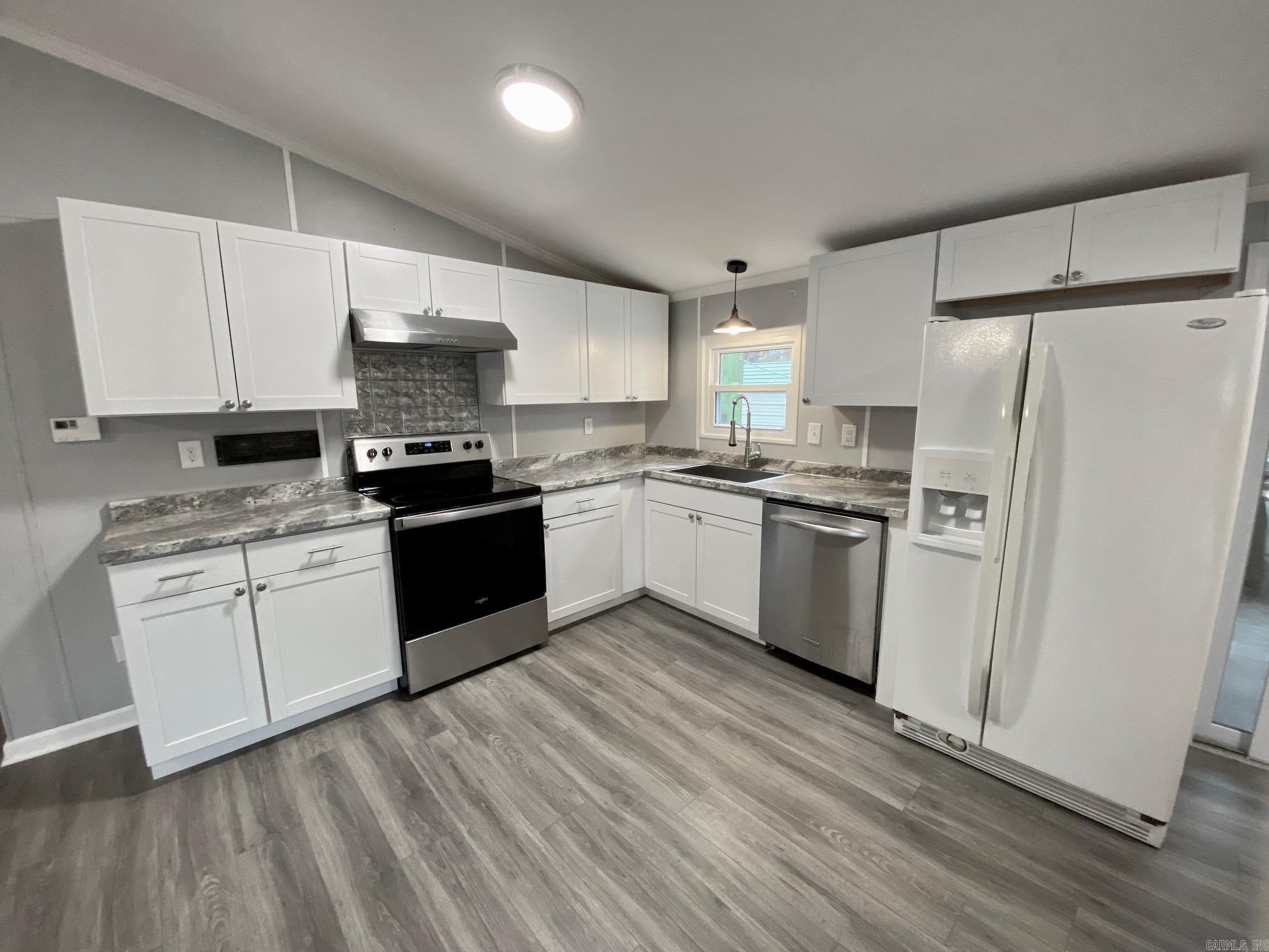 HUMMINGBIRD ESTATES - Residential