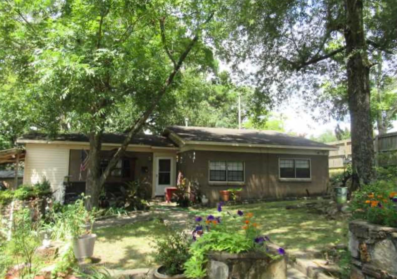 LEAWOOD - Residential