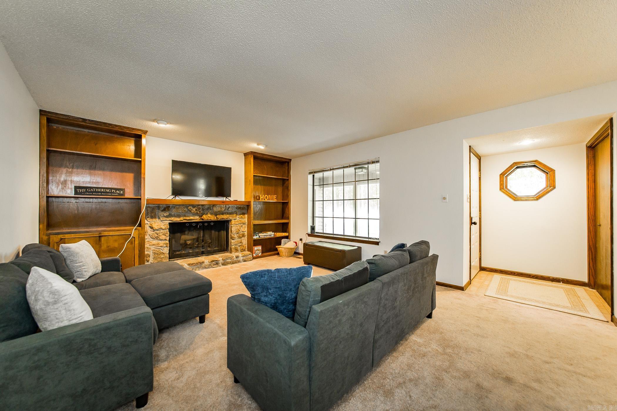 HAMILTON HILLS - Residential