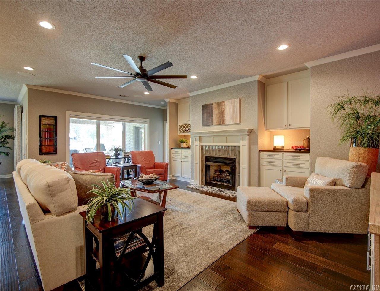 TWIN POINTS - Residential