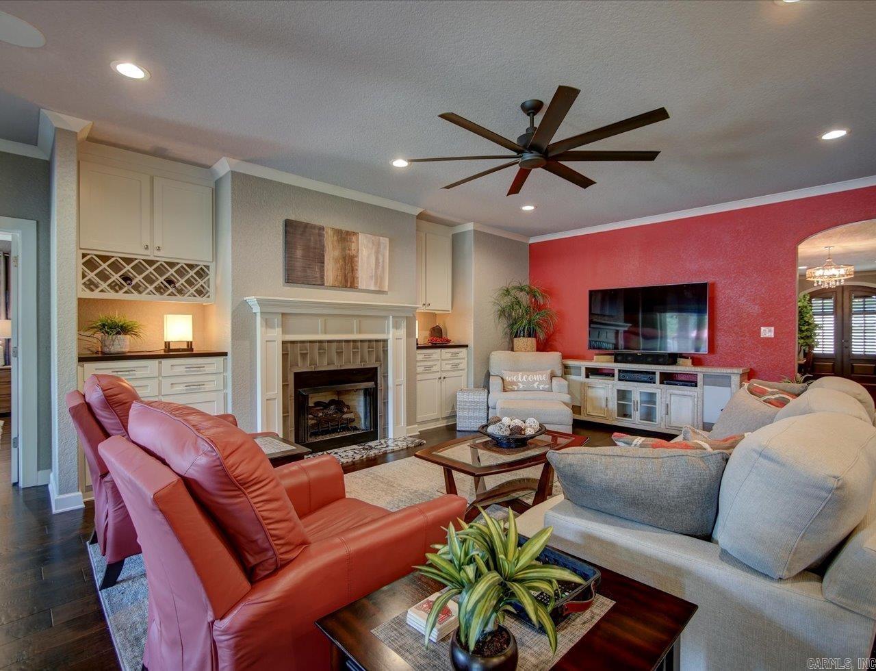 TWIN POINTS - Residential