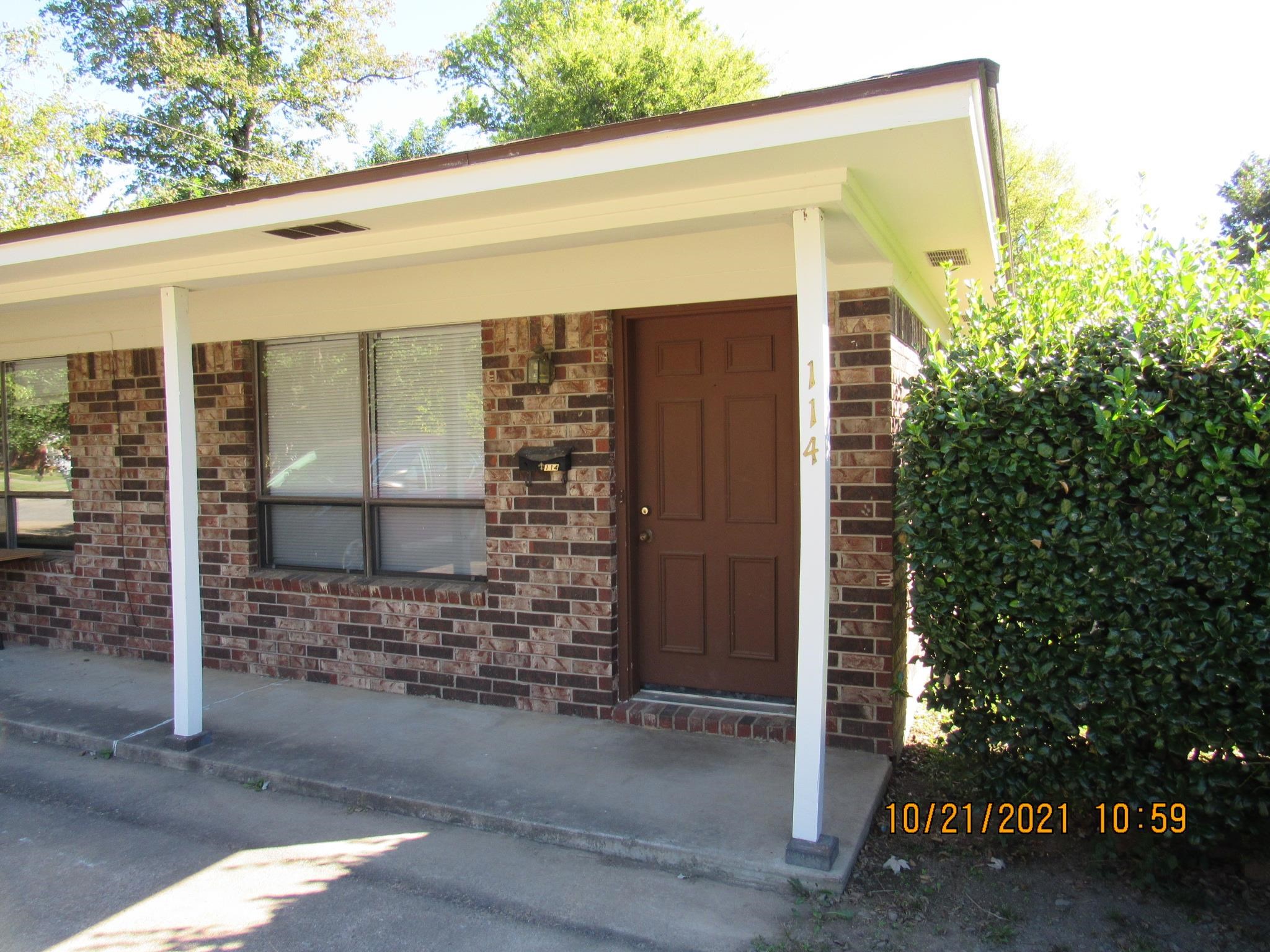 College Oak - Residential Lease