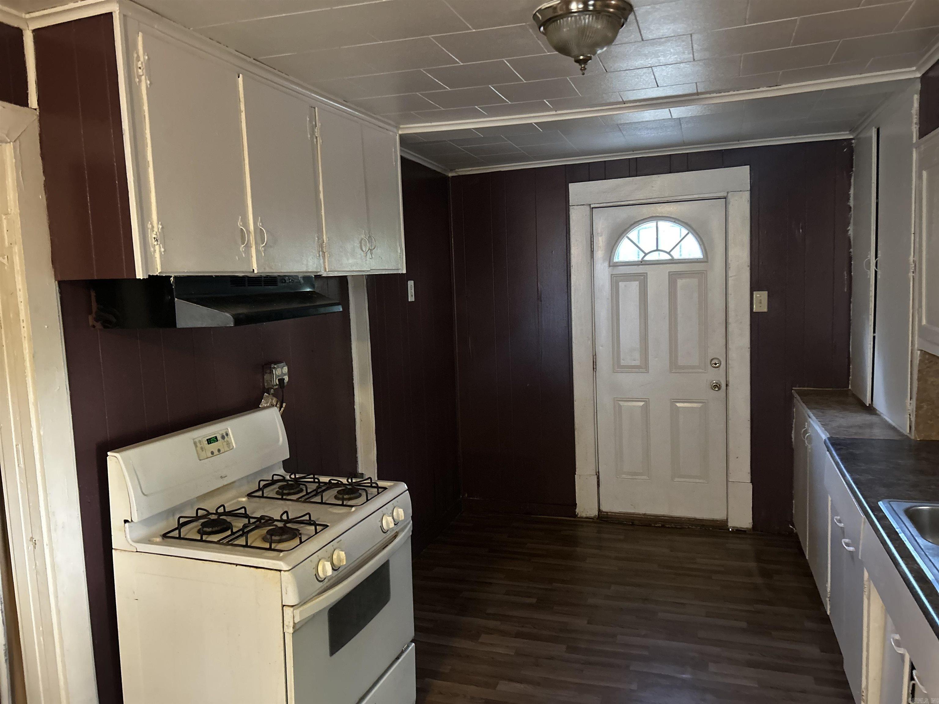 AUSTIN & TAYLOR ADDITION - Residential