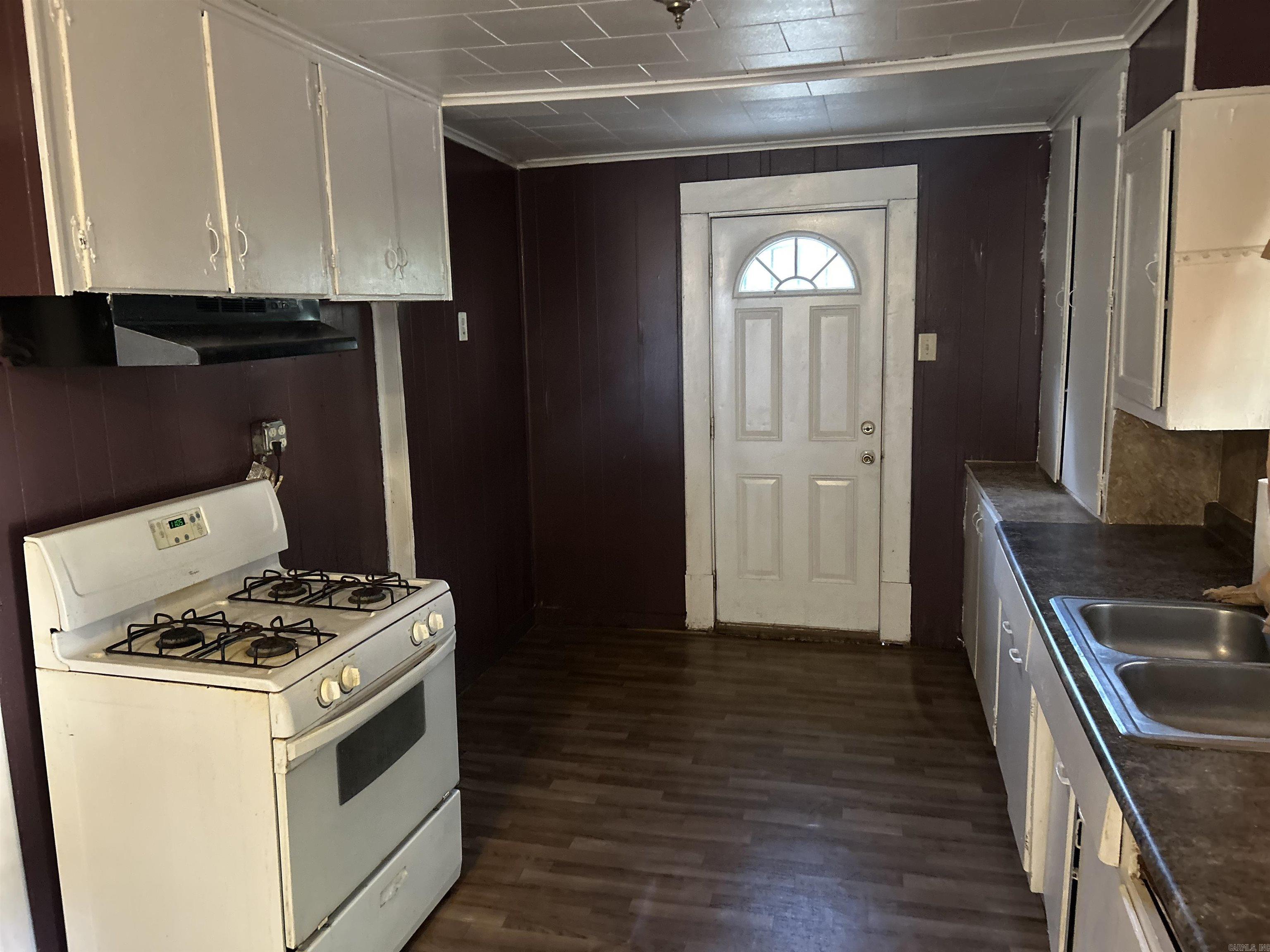 AUSTIN & TAYLOR ADDITION - Residential