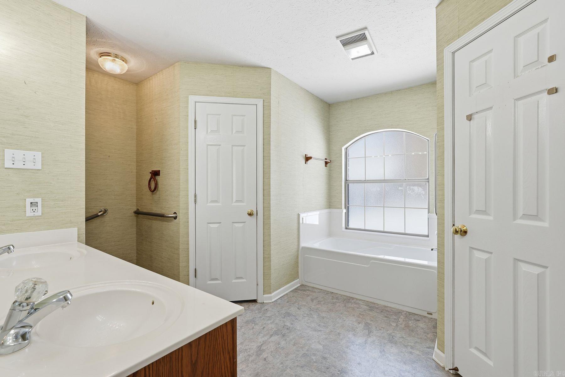 JAMESTOWN ADD - Residential