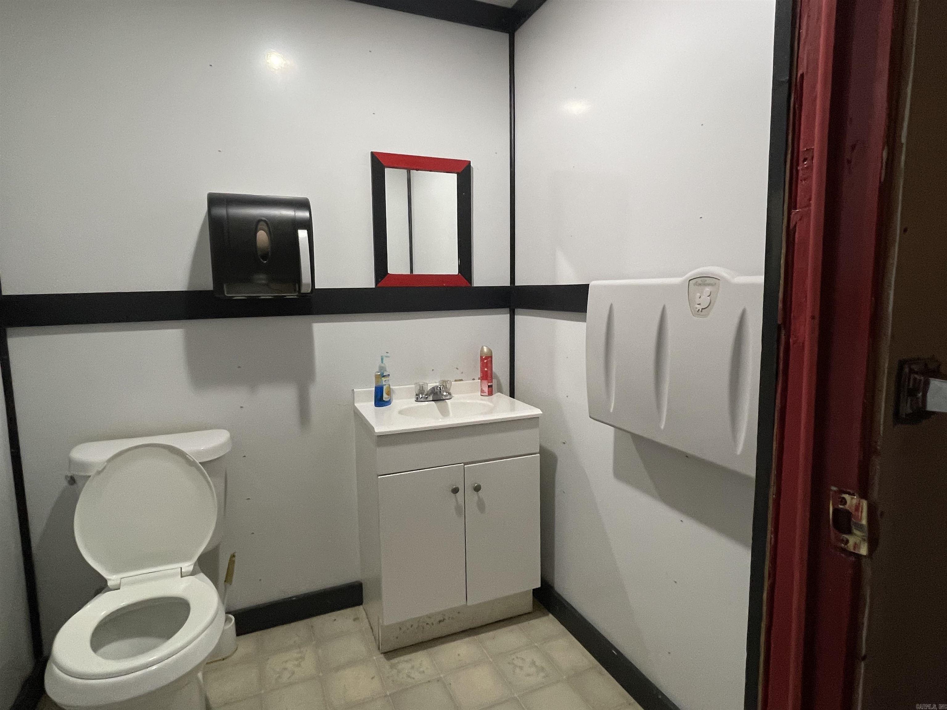 METES & BOUNDS - Commercial Sale