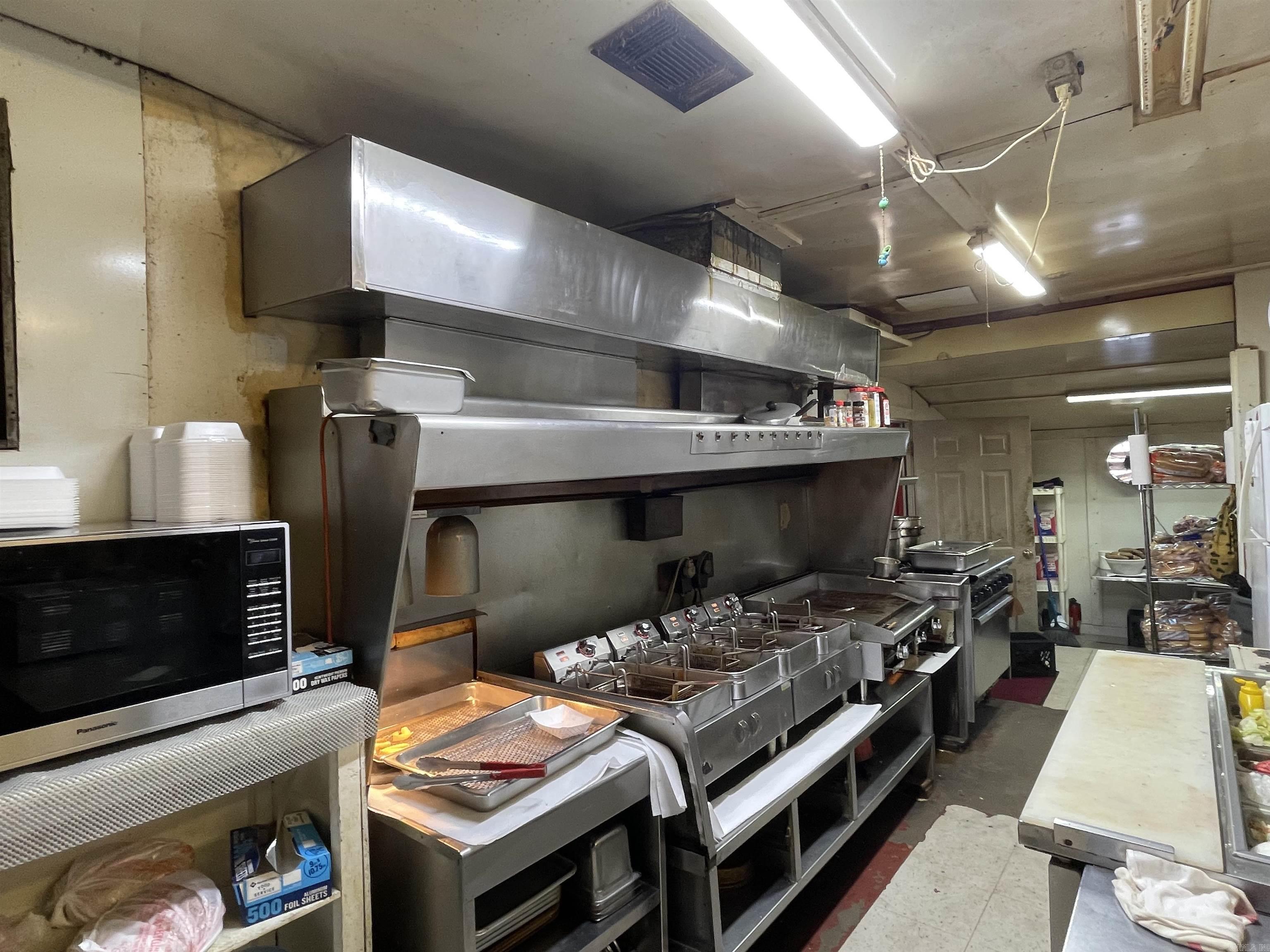 METES & BOUNDS - Commercial Sale