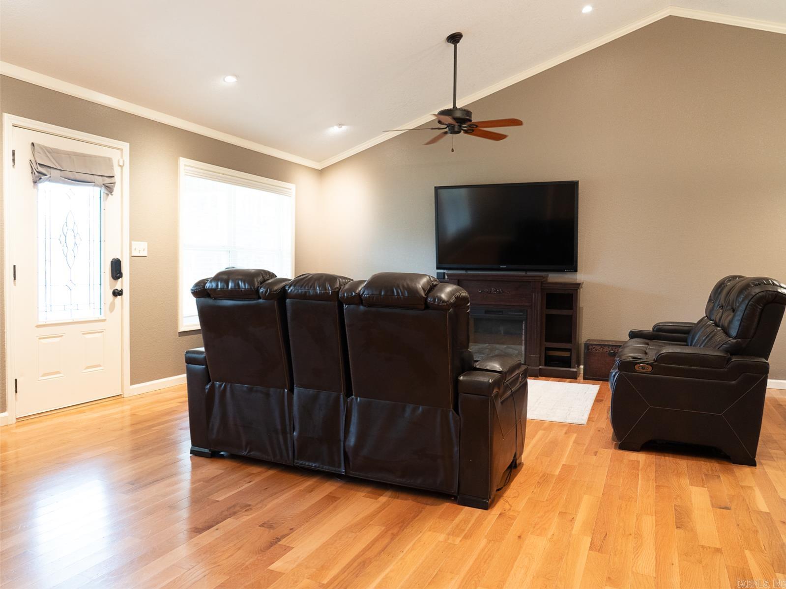 PURE COUNTY ESTATES - Residential