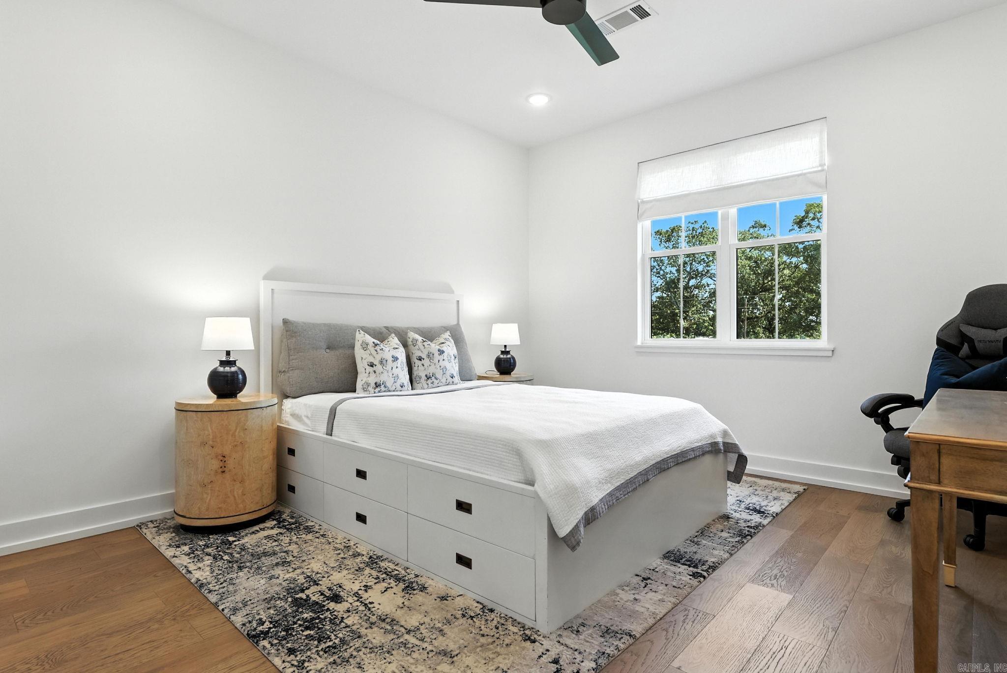 HAZEL OAK - Residential
