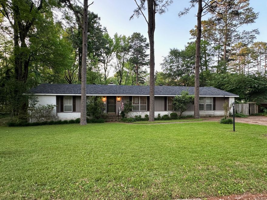 This home is minutes away from shopping, dining, and Harding University, but is tucked away in a quiet subdivision that makes you feel miles from it all! Inside is an open floor plan with two living spaces, open dining, separate laundry room off of the kitchen as well as an attached in-law suite with its own full kitchen, sitting area, and exterior door. The large fully fenced back yard offers a small workshop and a large 20X24 shop with a concrete slab floor. This home is a must see!! *More pictures to come!