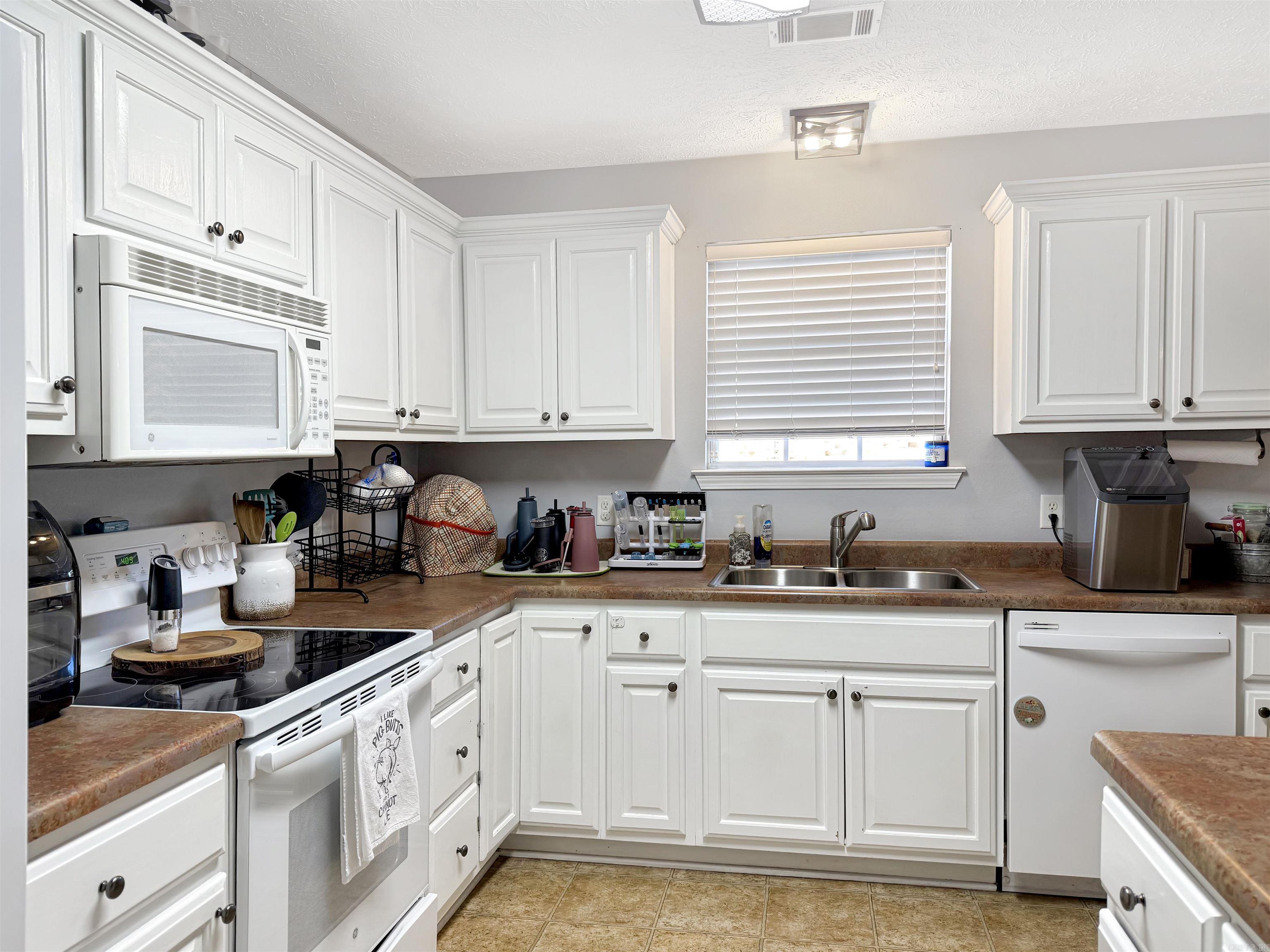 JUSTIN PLACE - Residential