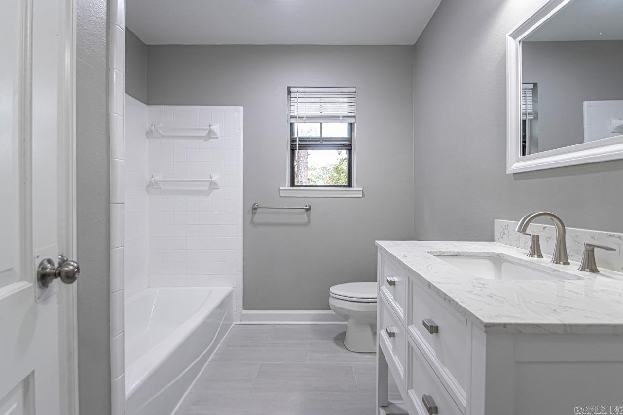 MARLOWE MANOR - Residential