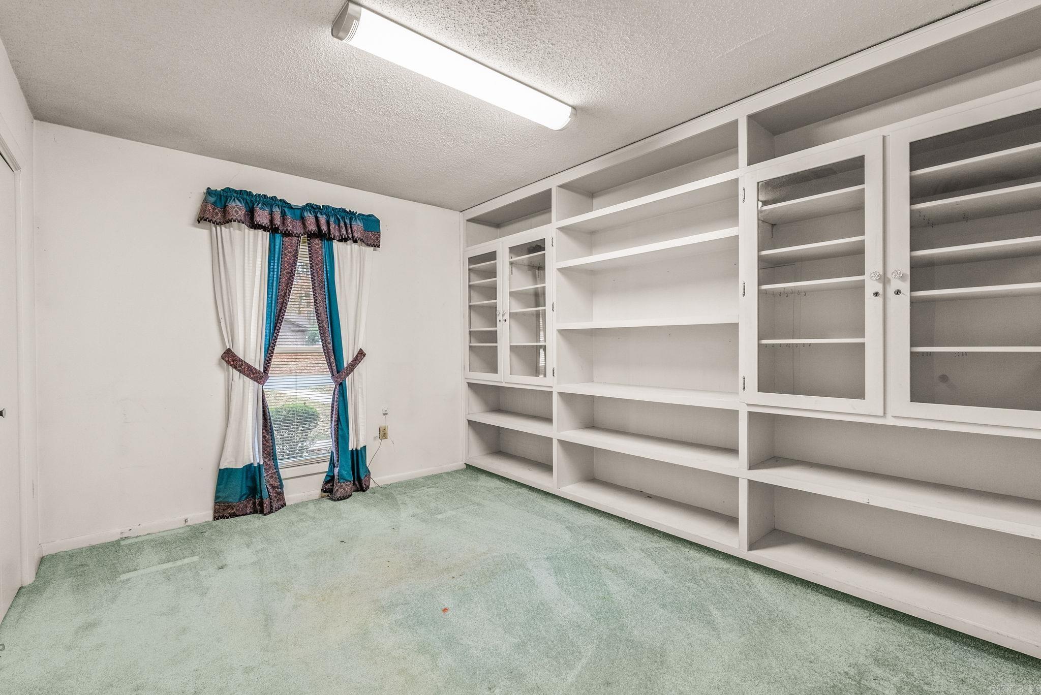 OAK FORREST - Residential