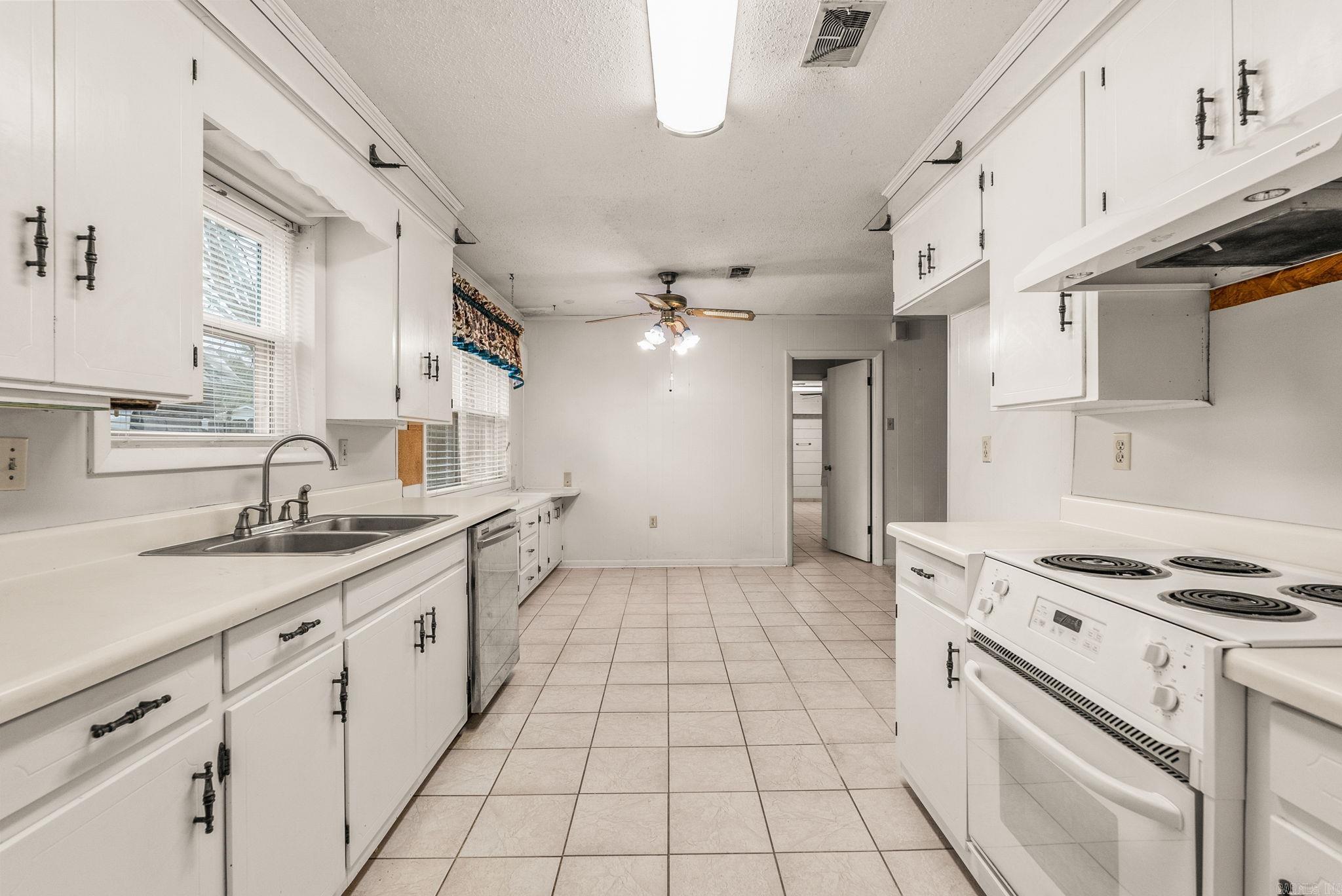 OAK FORREST - Residential