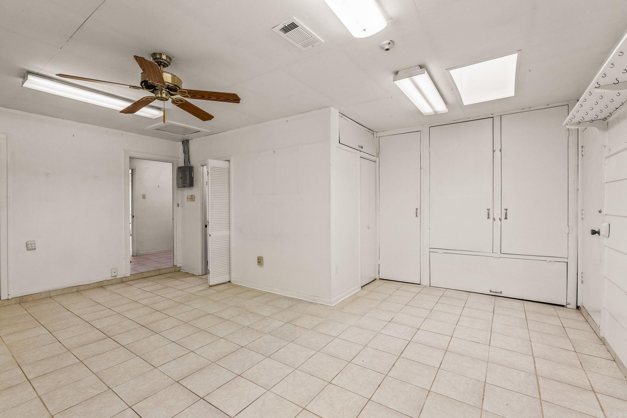 OAK FORREST - Residential