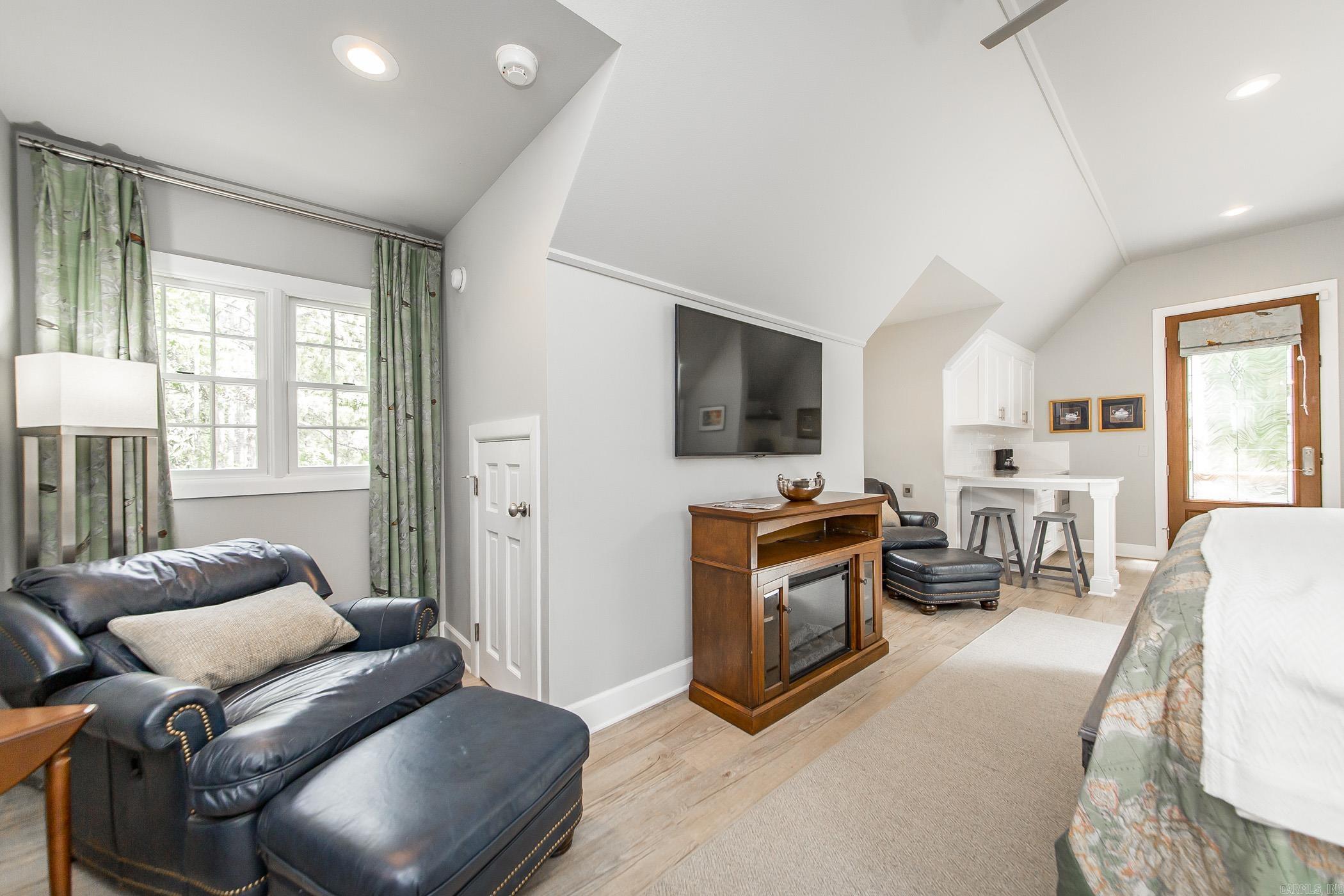 MOUNTAIN RANCH - Residential