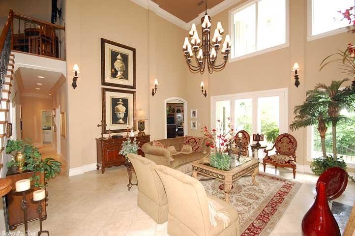Falcon Crest - Residential