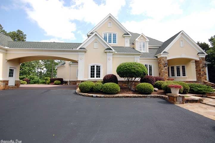 Falcon Crest - Residential