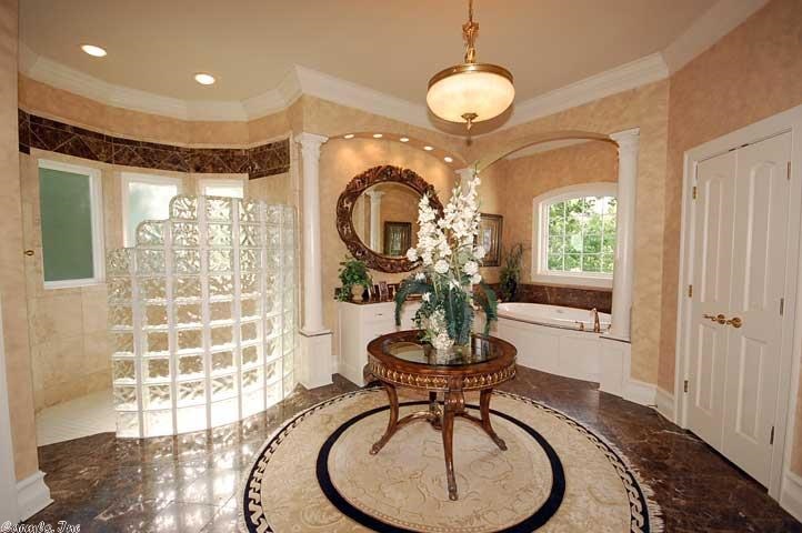 Falcon Crest - Residential