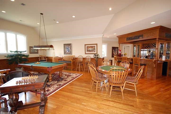 Falcon Crest - Residential