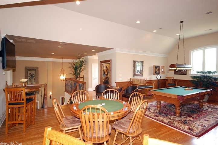 Falcon Crest - Residential