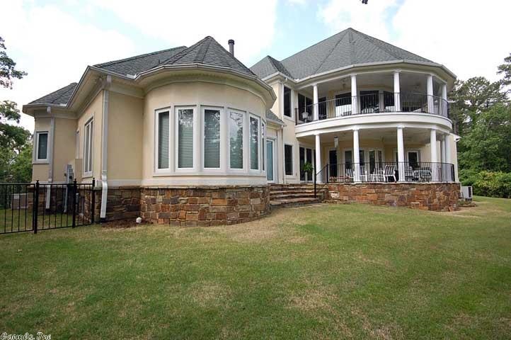 Falcon Crest - Residential