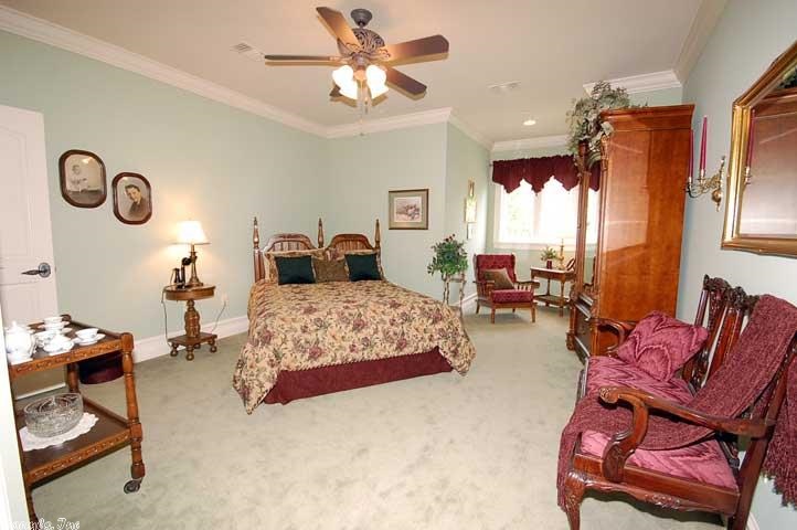 Falcon Crest - Residential