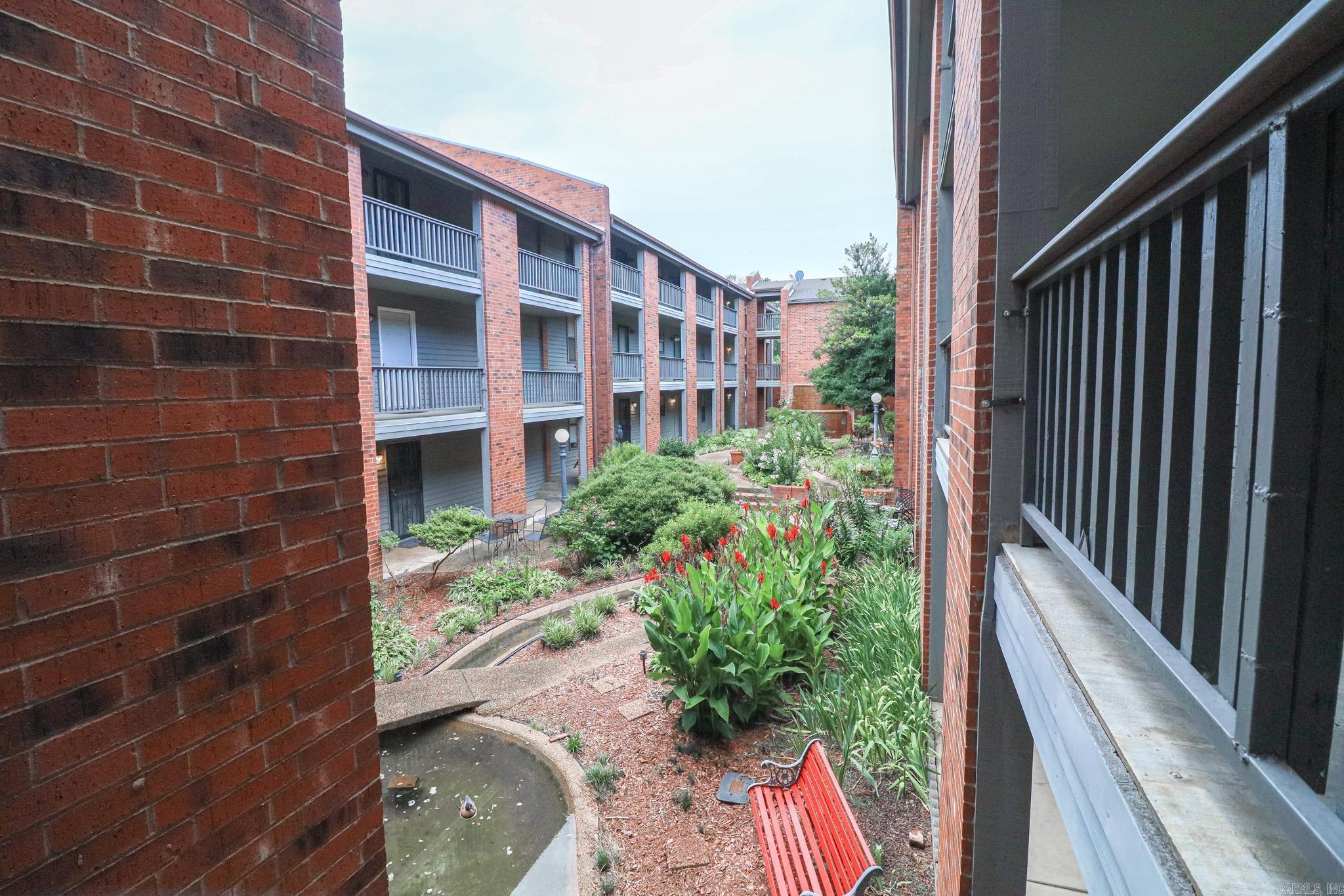 CAMBRIDGE COURT - Residential