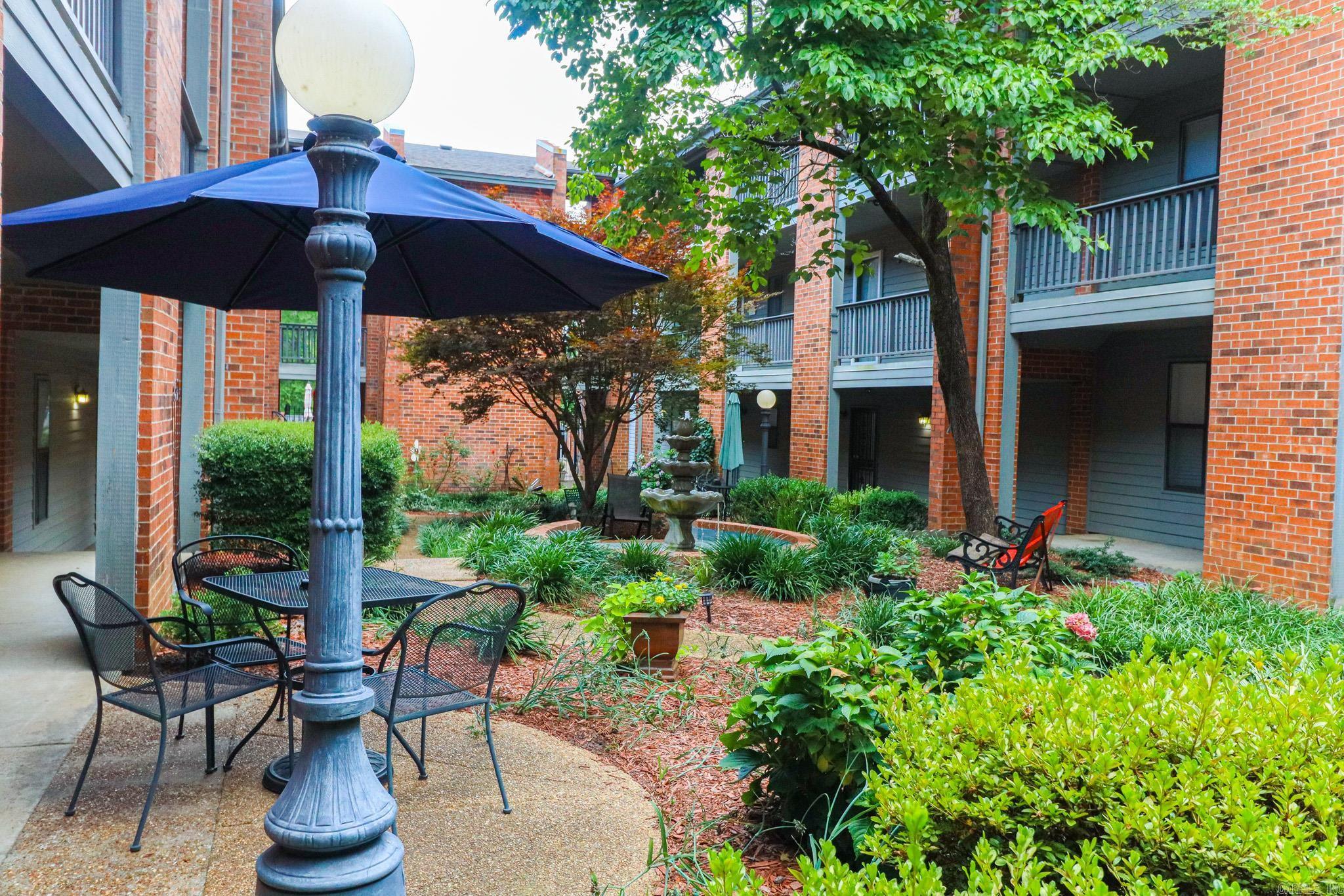 CAMBRIDGE COURT - Residential