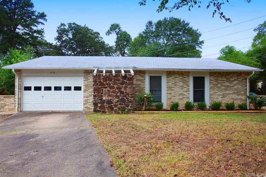 Newly renovated 3bd/2ba home in Little Rock . New paint and flooring throughout , new kitchen and cabinets . Nice yard space both front and back . This house wont last long ! Good location close to shopping and dining !  Move in ready !
