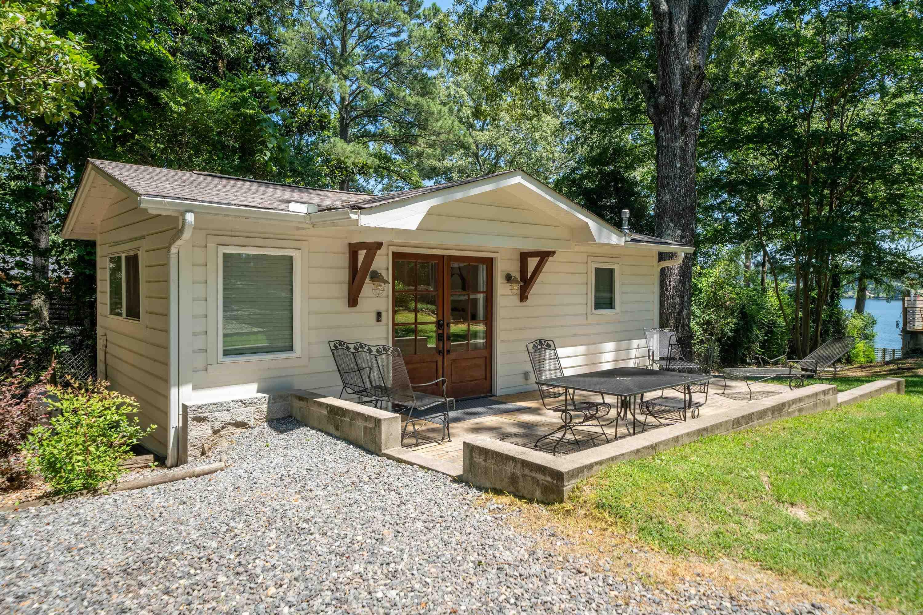 LAKE VIEW - Residential