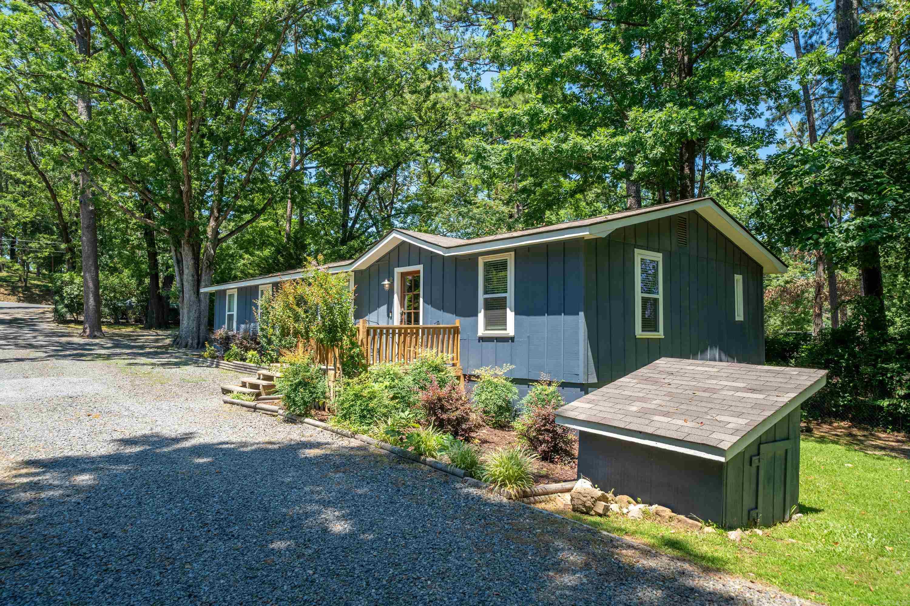 LAKE VIEW - Residential