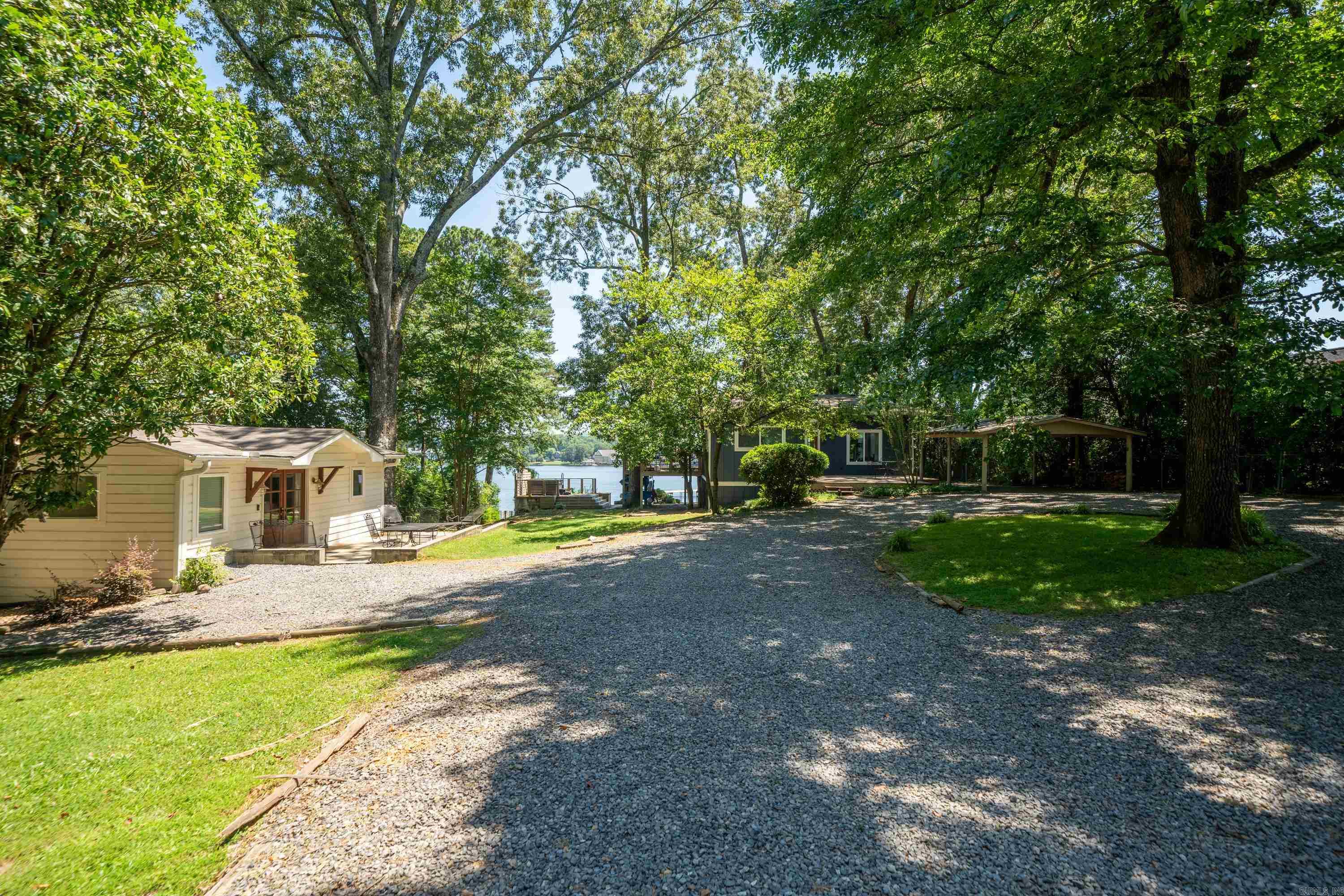 LAKE VIEW - Residential
